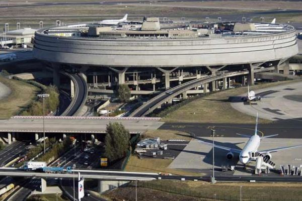 Transport Grom Charles de Gaulle Airport to Paris